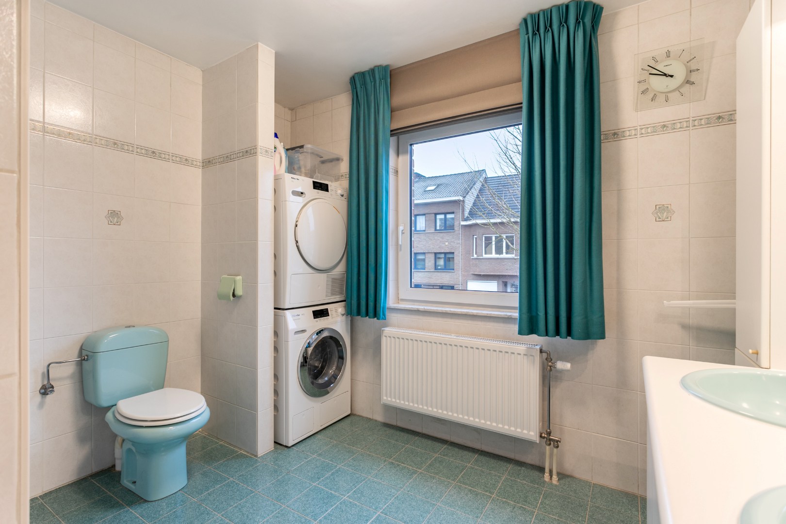 Instapklare woning 3 slpks, garage en ruime tuin (8,8are) 