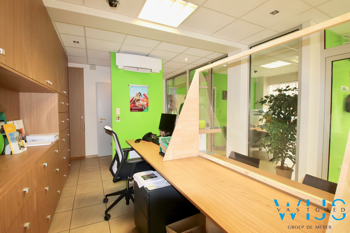 Zeer goed gelegen kantoor te CENTRUM ERTVELDE ! 