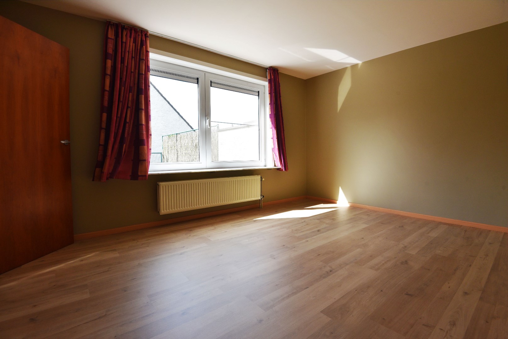 Gelijkvloers appartement met tuin en garage te Kaprijke 