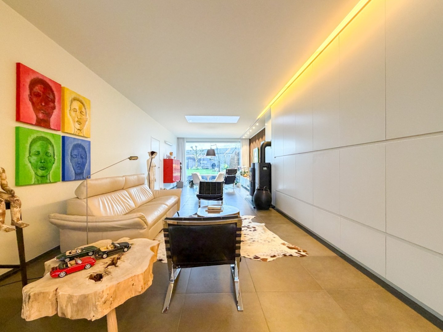 Prachtige gezinswoning met mooie tuin en bijgebouw, instapklaar afgewerkt, Torhout. 