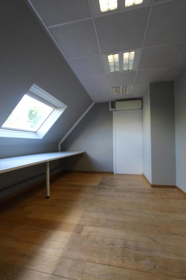 Woning met 4 slaapkamers en garage te Koekelare 