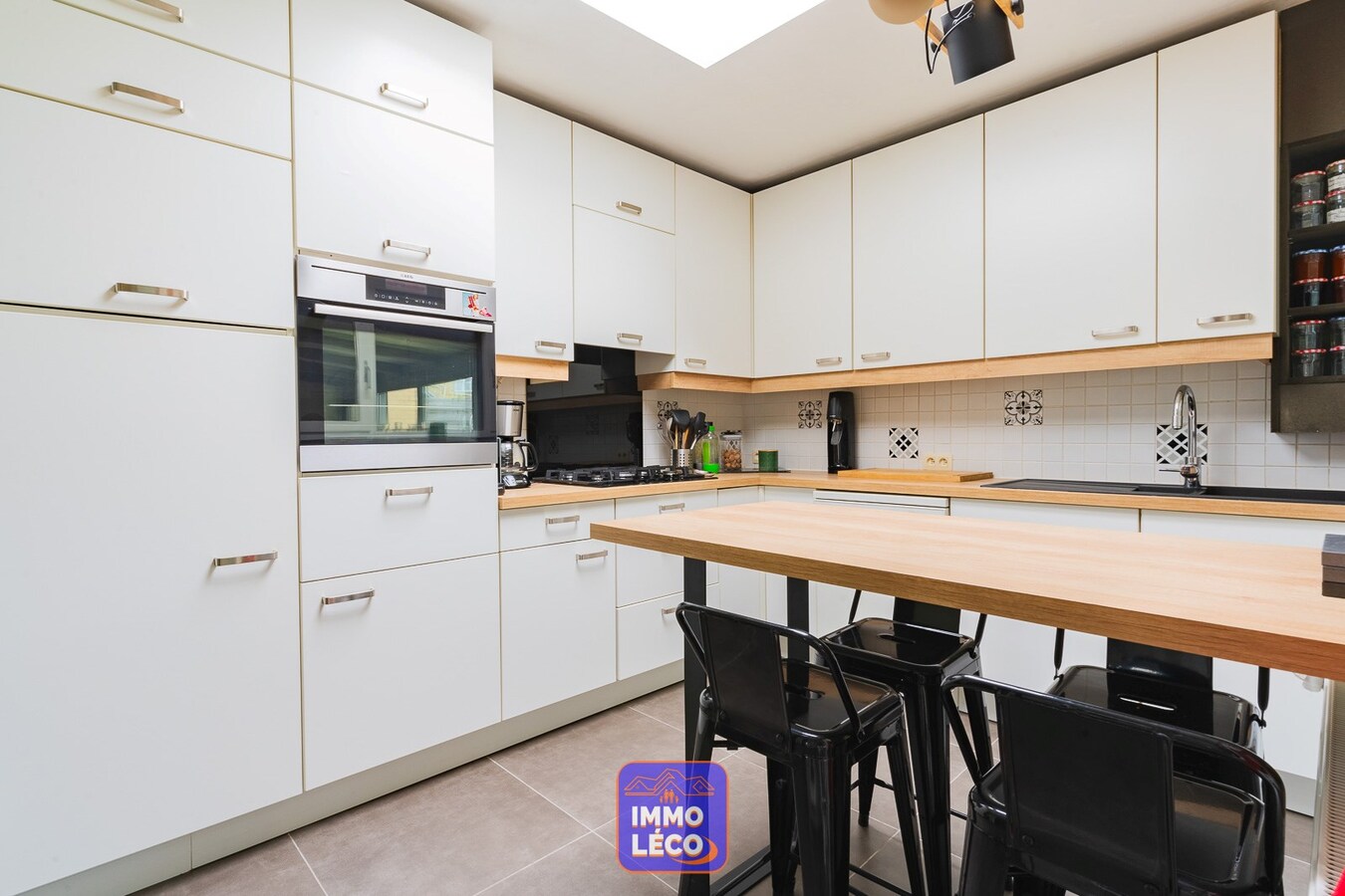 3 façades rénovée avec garage &amp; jardin, COUP DE COEUR ! 