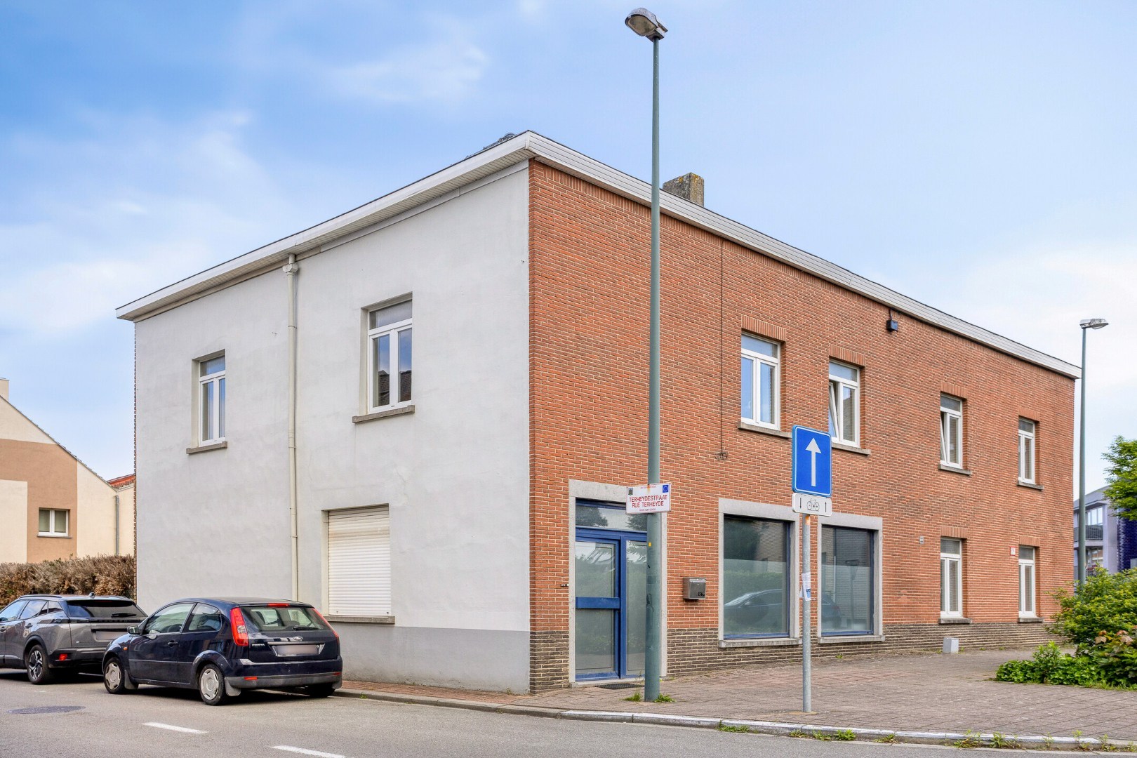 TE RENOVEREN WONING met 2 woonéénheden en tuin – 1640 SINT-GENESIUS-RODE 