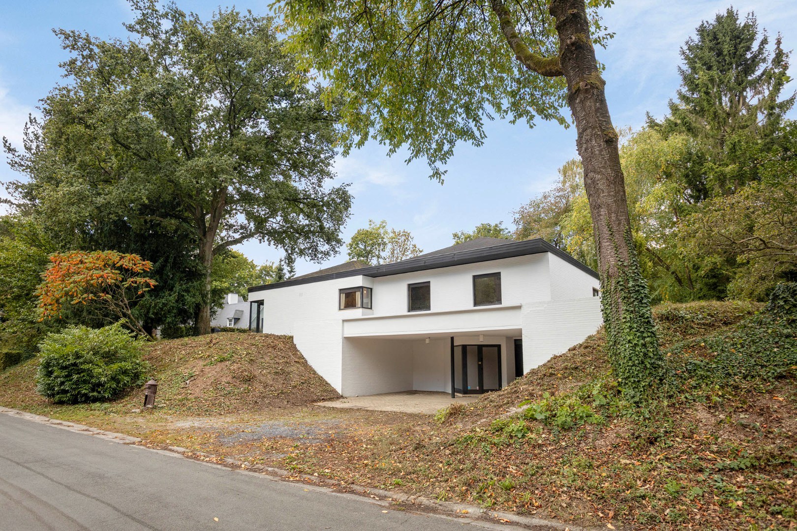 Ruime woning in een doodlopende straat met 4 slaapkamers, 2 badkamers op een prachtig perceel vlak bij het Meerdaalwoud 