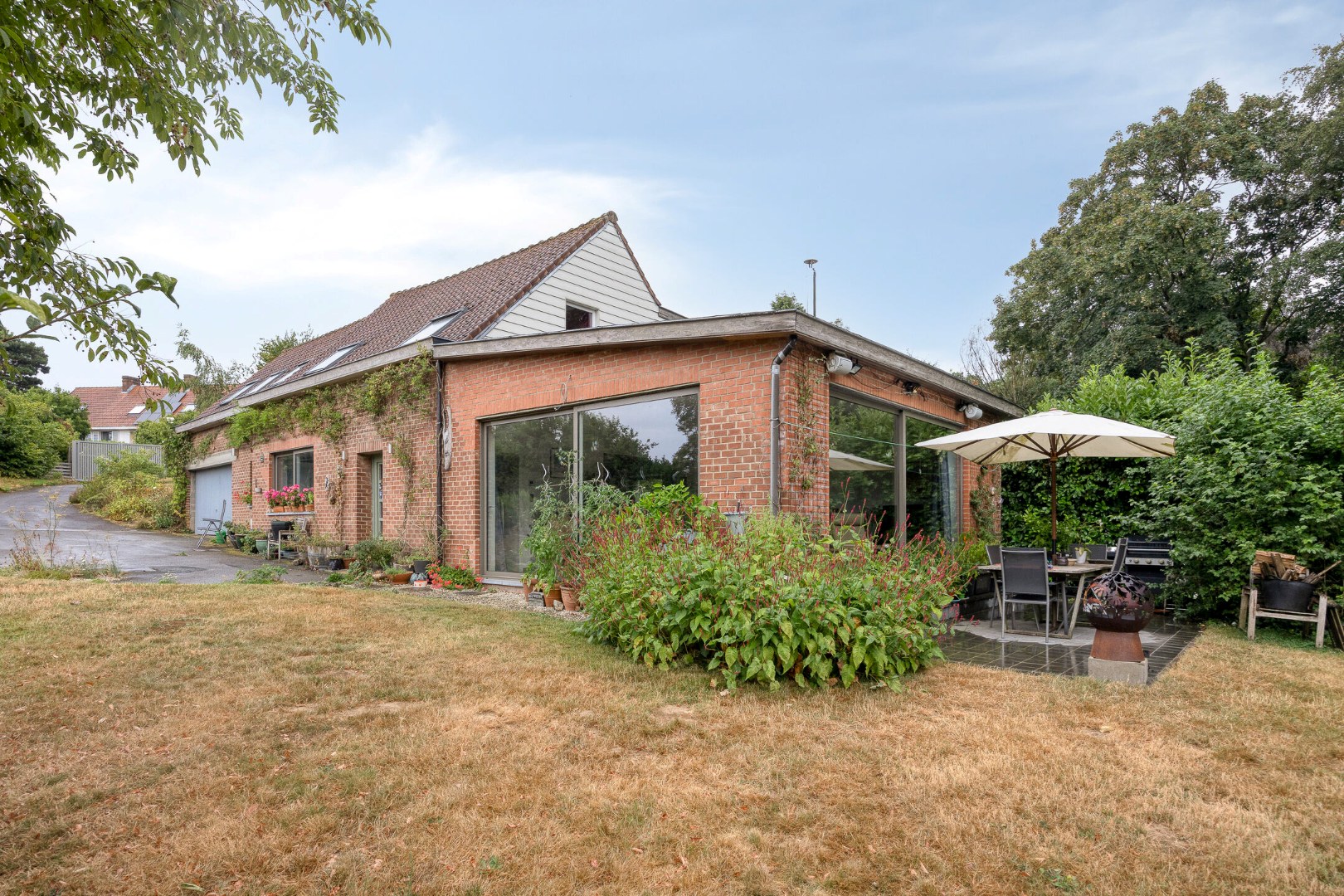 WONING met 4 kamers + bureau + garage 1640 SINT-GENESIUS-RODE 