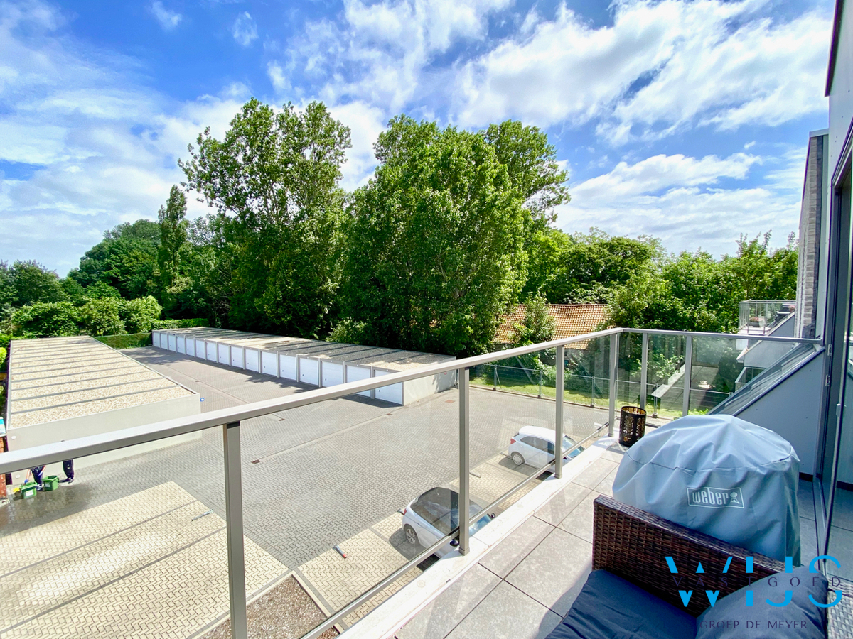 Instapklaar 2 slaapkamerappartement in hartje Wippelgem EVERGEM ! 