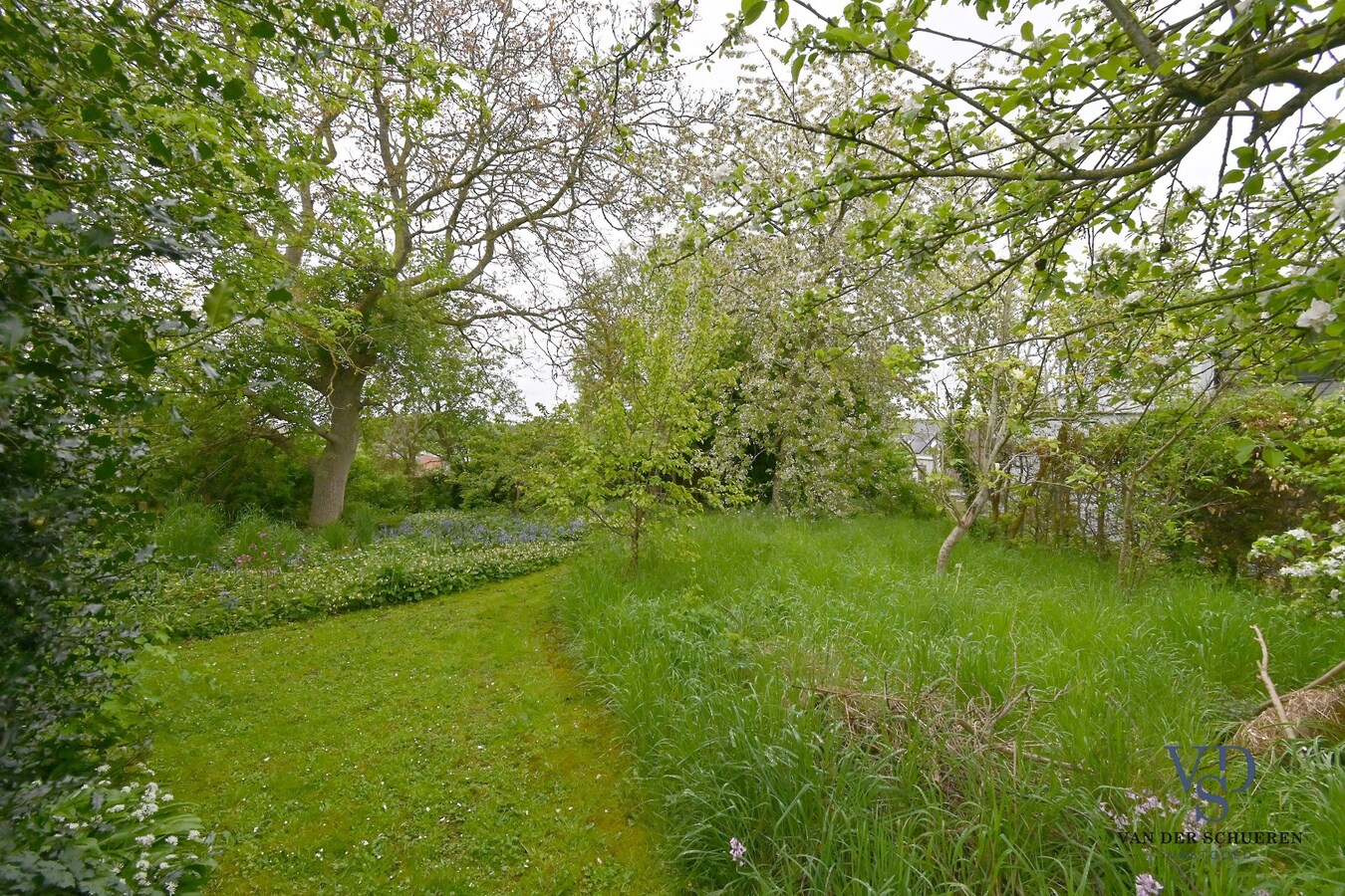 Charmante woning op royaal perceel van 1.618 m² 