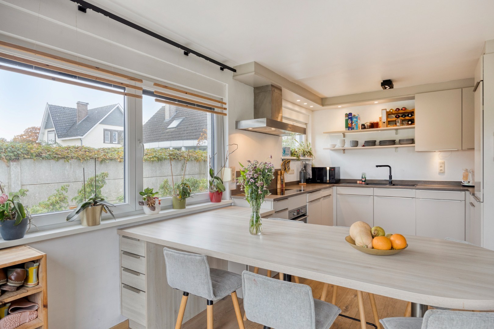 Open bebouwing met 4 slaapkamers, bureau, garage en prachtige tuin in Boutersem – EPC 158 kWh/m² - bewoonbare opp. 282 m² 