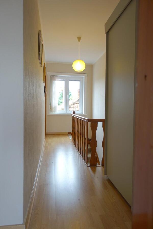 Zonnige charmante half-open woning 