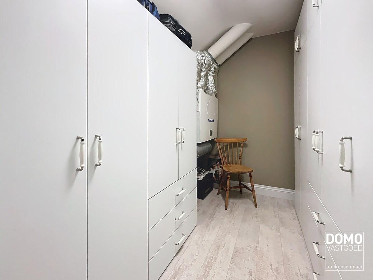 RUIME WONING MET 3 SLAAPKAMERS, TUIN EN RUIME PARKING IN SPALBEEK 