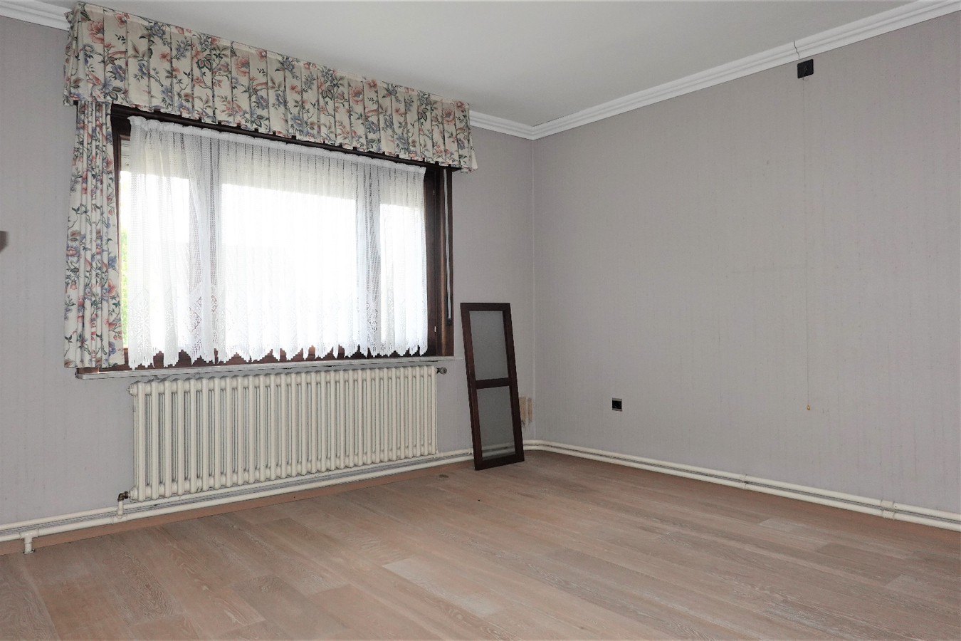 Halfopen woning op gunstige ligging ( zonder loods ) 