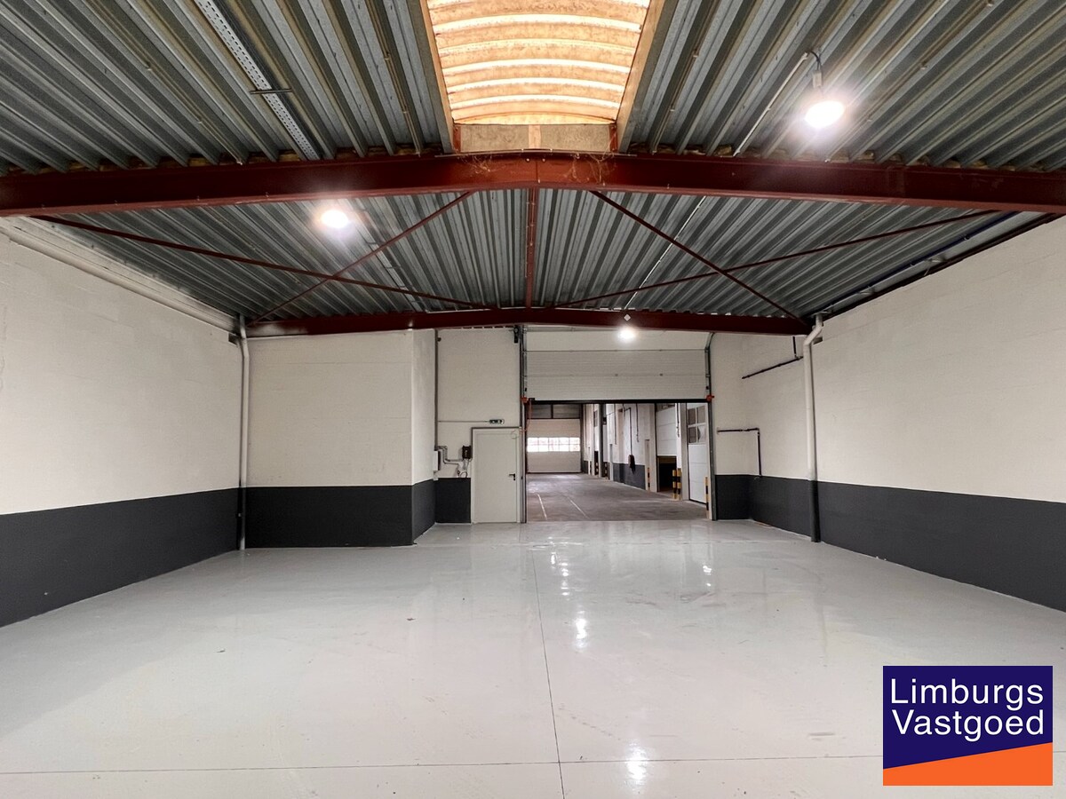 DE BEER - KMO UNITS - v.a. 110 m² tot 478 m² - Nabij E 313 