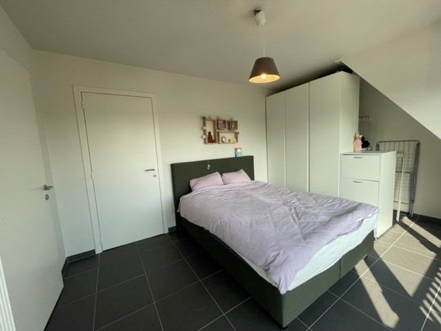 Dakappartement met 1 slaapkamer en groot terras in Geel 