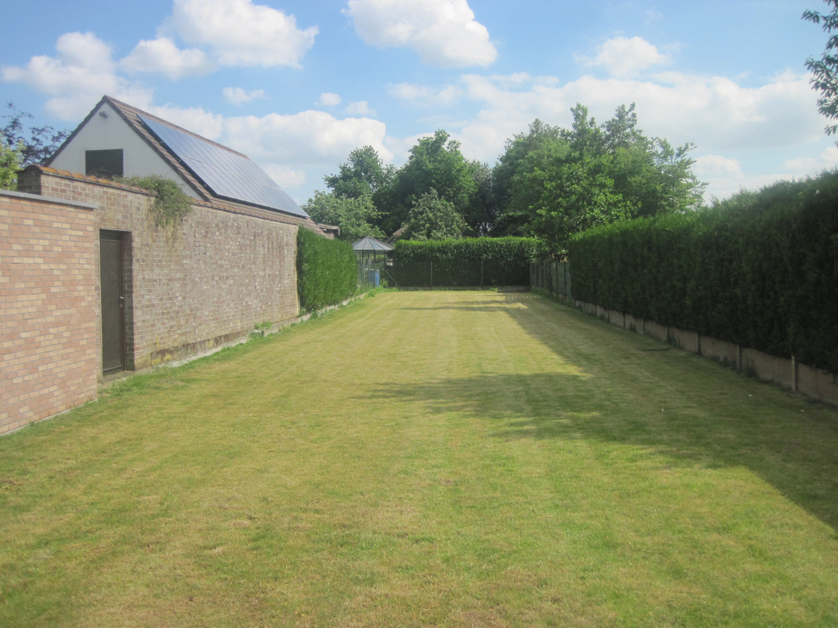 Praktische, goed onderhouden woning met tuin. 