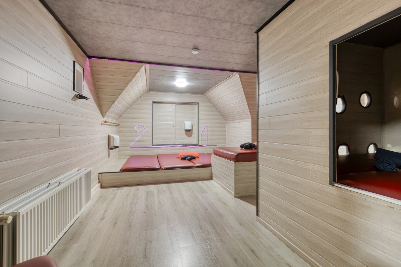 Handelshuis met tal van mogelijkheden in Geel 