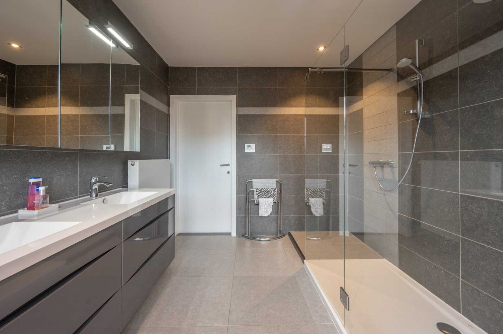 Prachtige en zéér ruime woning met kwaliteitsvolle afwerking 