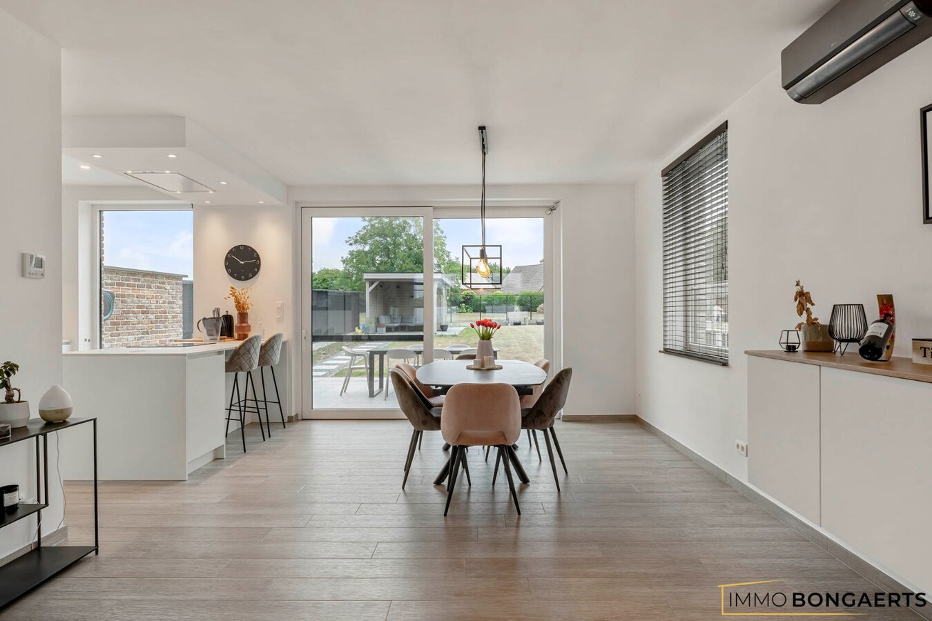 Recente gezinswoning met 3 slaapkamers 