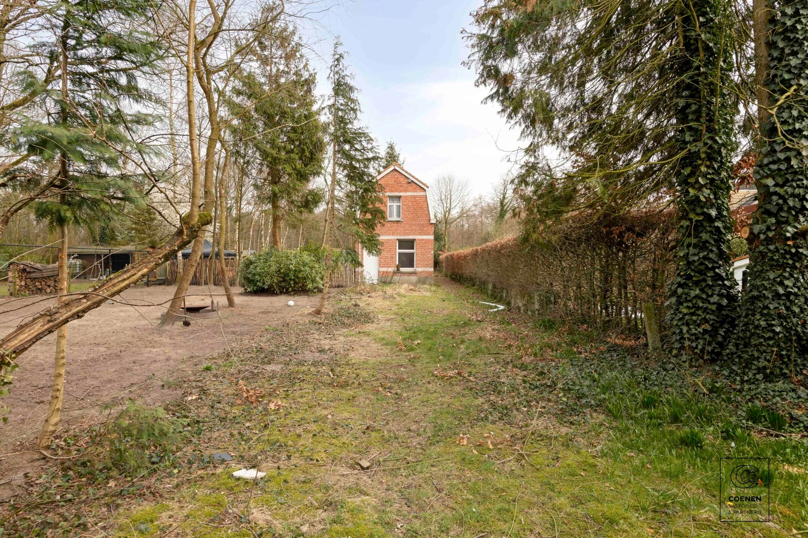 Volledig te renoveren woning met potentieel op een schitterende ligging te Brasschaat 