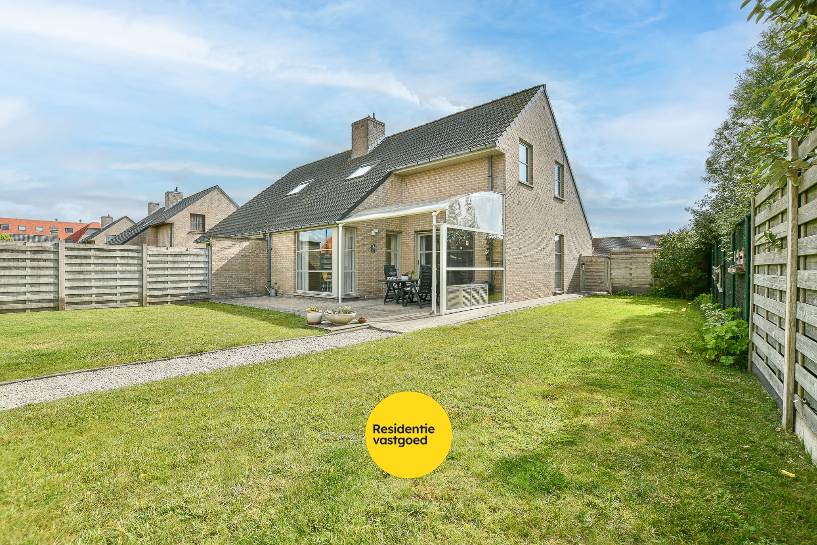 Instapklare halfopen bebouwing met 3 slaapkamers en tuin in De Haan! 