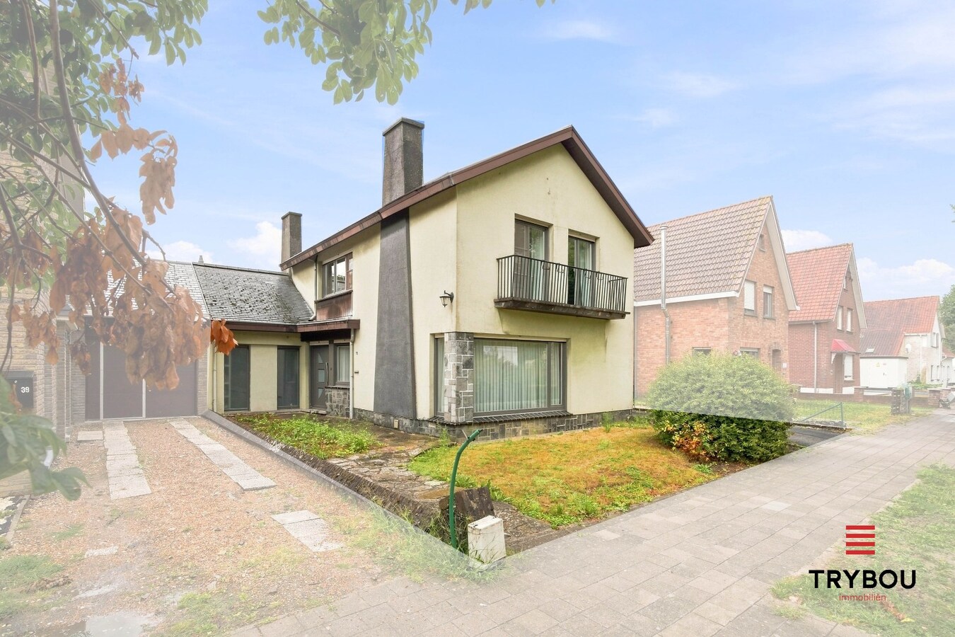 Uitstekende gelegen woning met loods en tuin! 