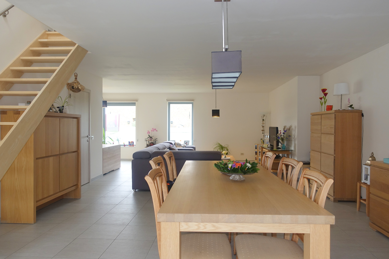 Halfopen woning met garagebox 