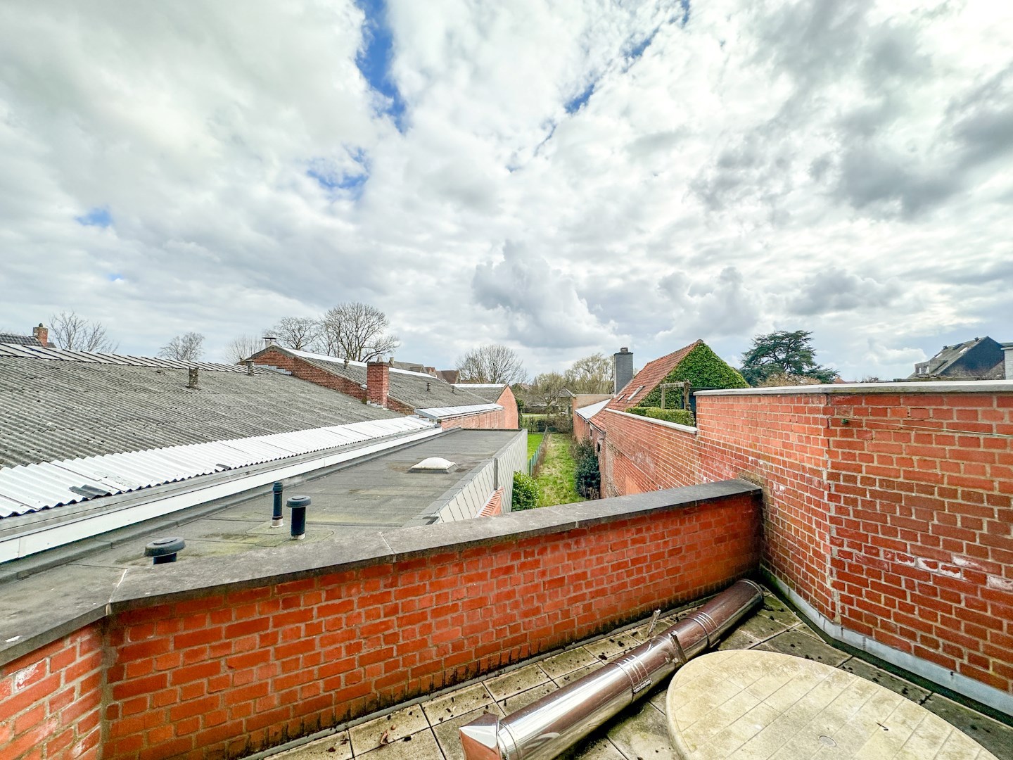 Stadswoning met potentieel, private garage, terras en tuin, mét lift, Torhout 