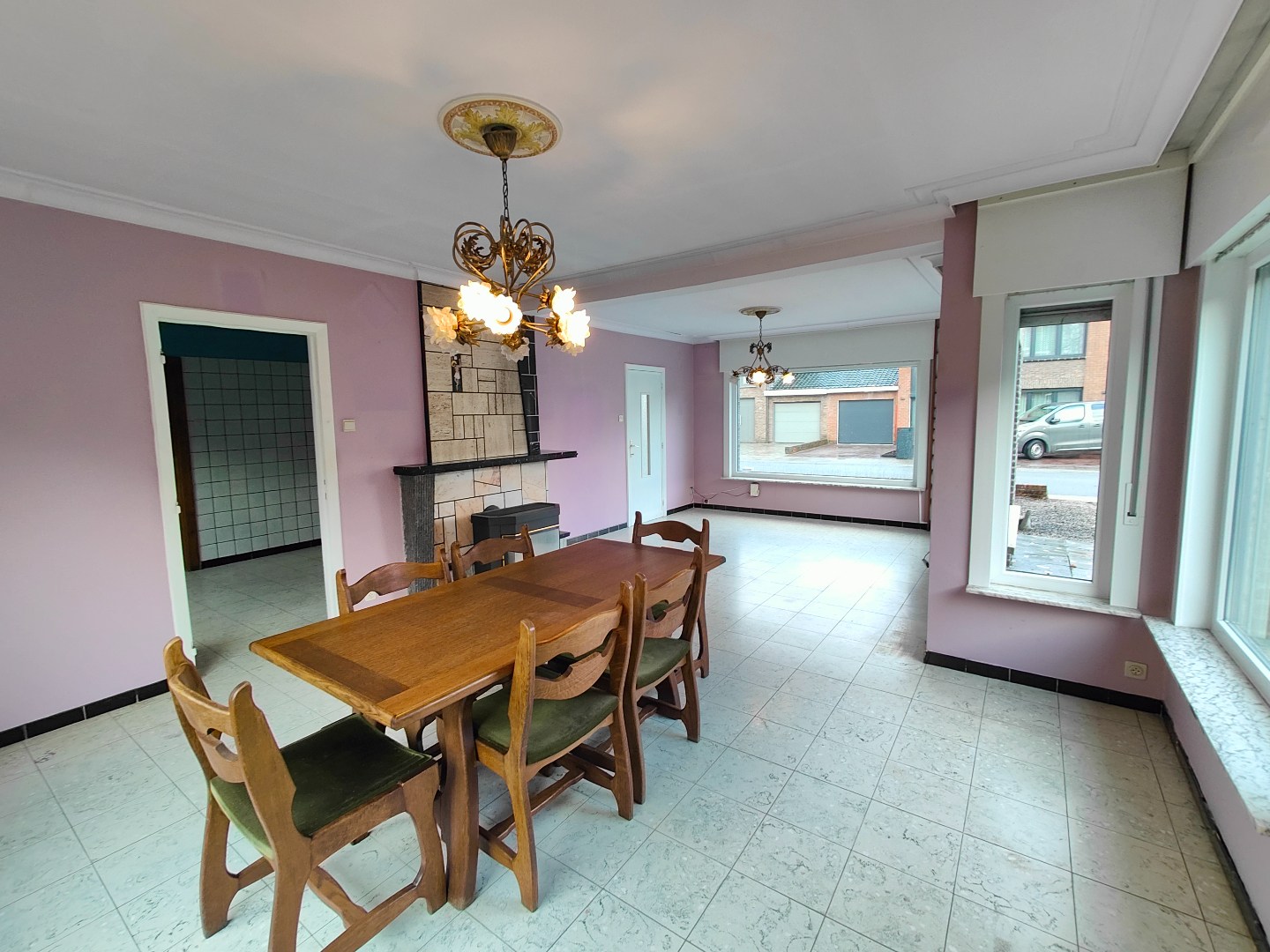 Halfopen woning met tuin en garage op 385 m² 