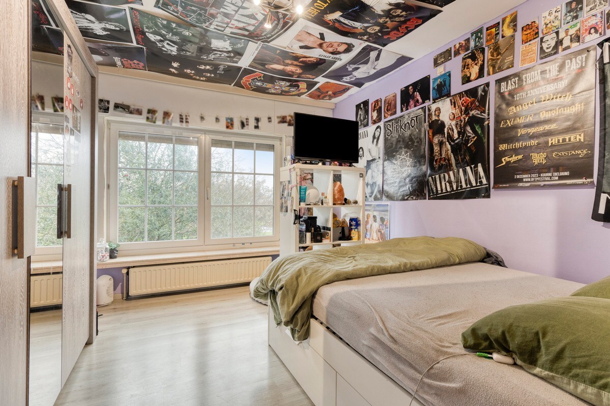 Woning met handelspand te koop in Oostrozebeke op een perceel van 768 m2. 