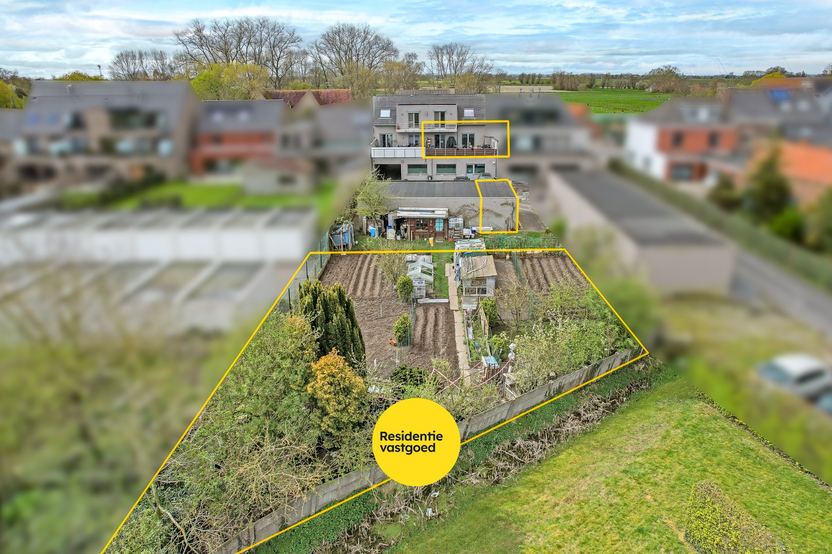 Recent appartement met privatieve tuin (346m²)  en ruim terras (40m²) in het centrum van Woumen! 