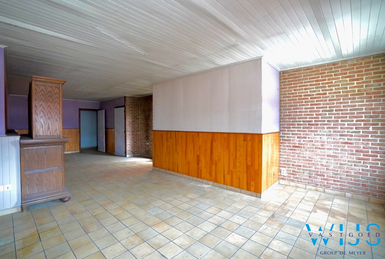 Karaktervol handelspand met woonst op topligging in Assenede! 