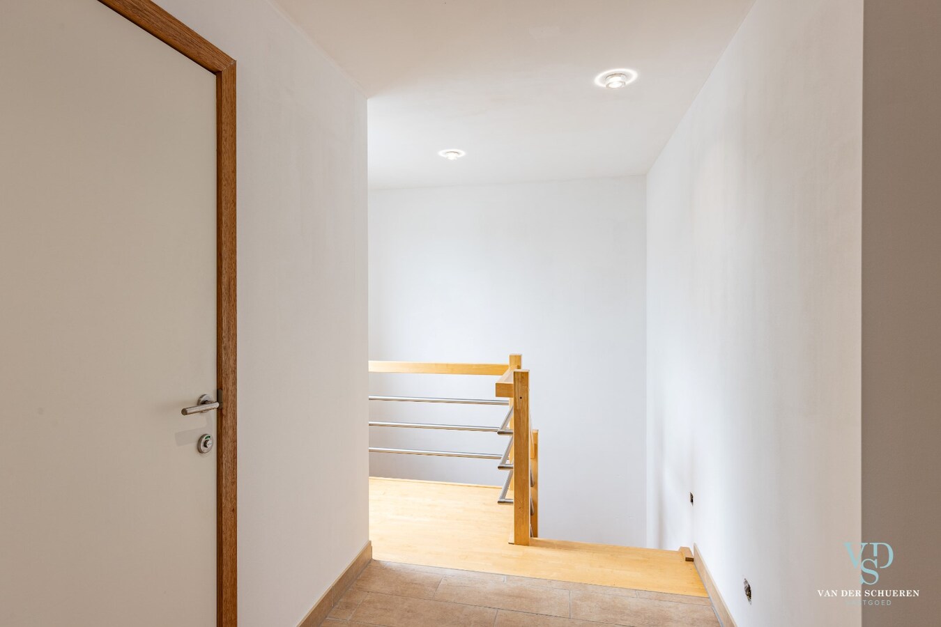 Handelspand mét woongelegenheid op commerciële locatie 