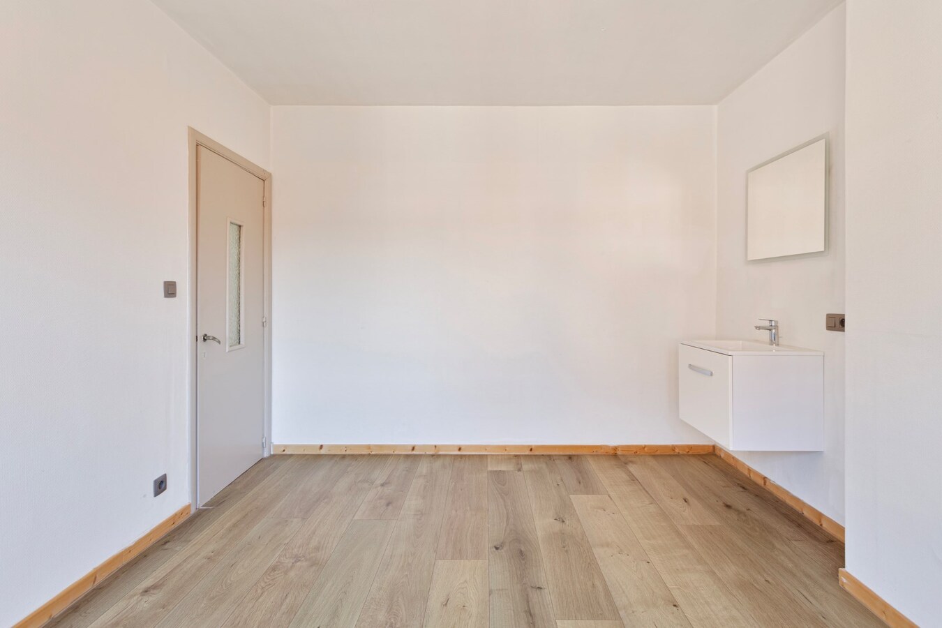 Instapklare ruime woning met 4 slaapkamers 