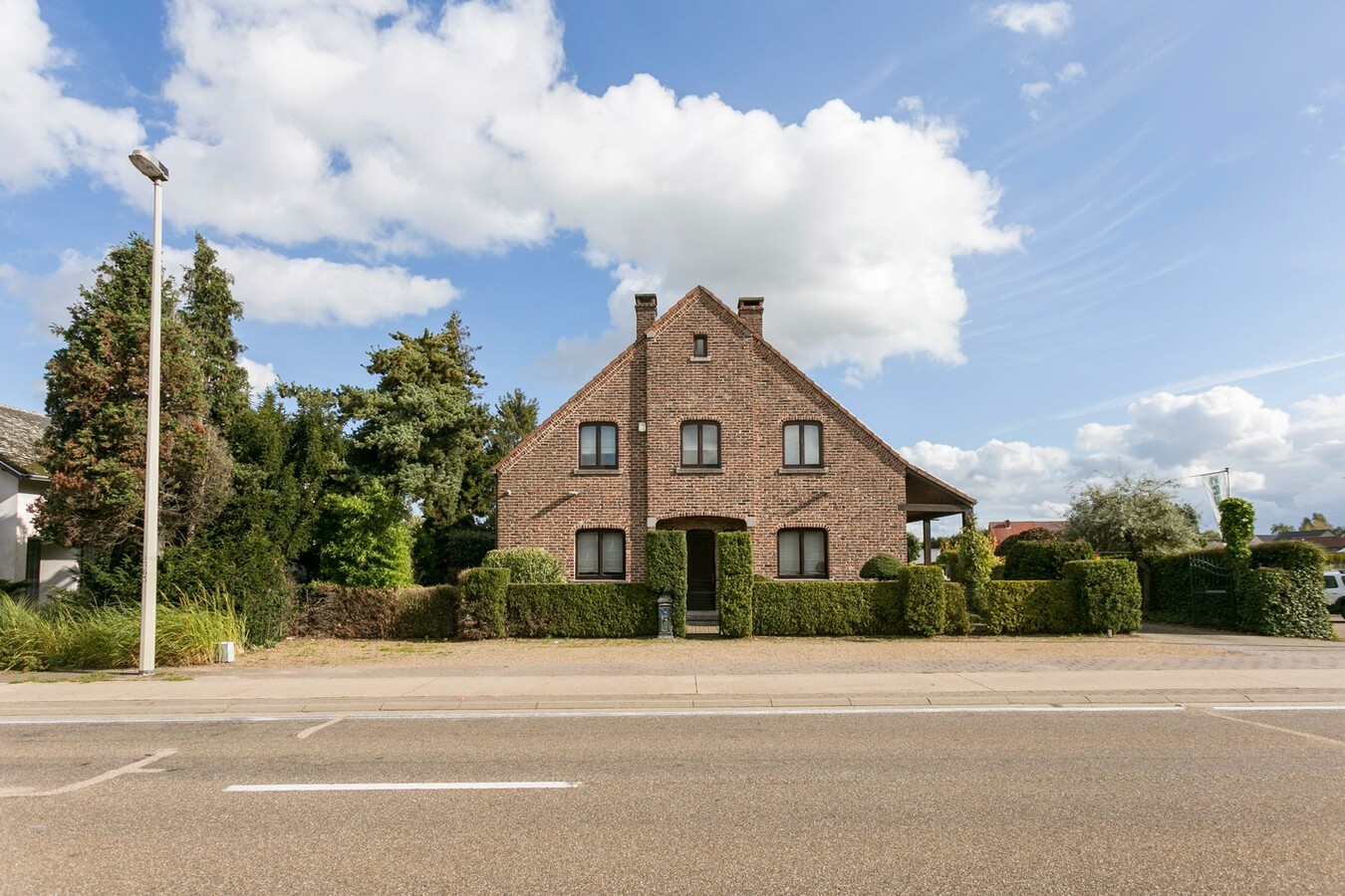 Ruime gezinswoning met polyvalente ruimte van 50 m² 