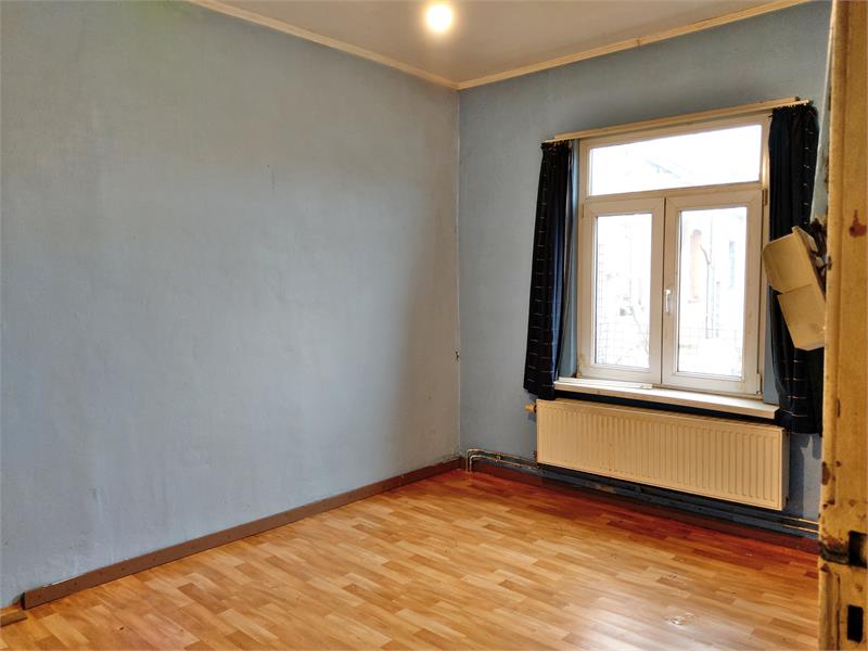 Ruime rijwoning met prachtige voorgevel 