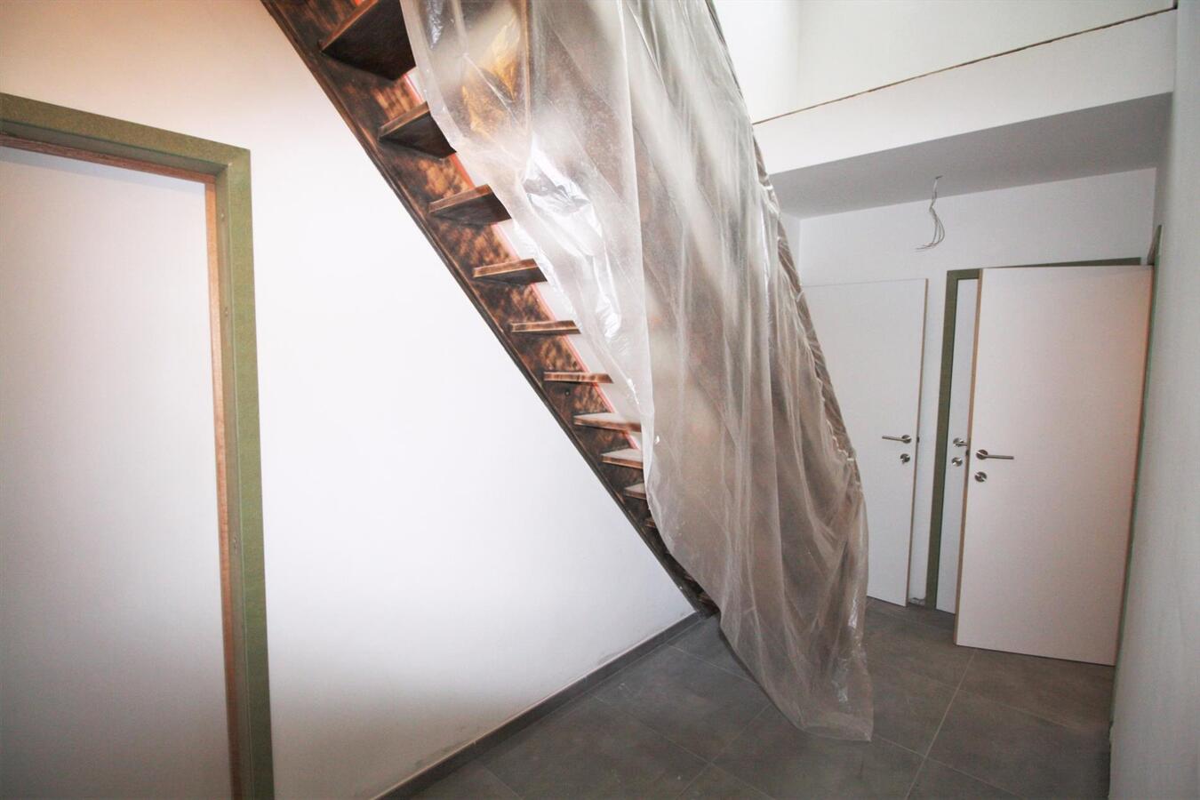 Volledig vernieuwd duplex appartement met 3 slaapkamers te Bredene 