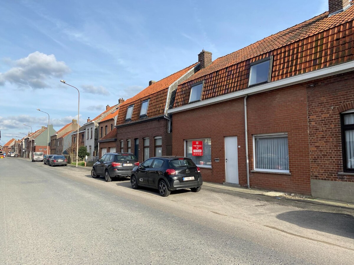 Centraal gelegen woning met 4 slaapkamers te Ieper 
