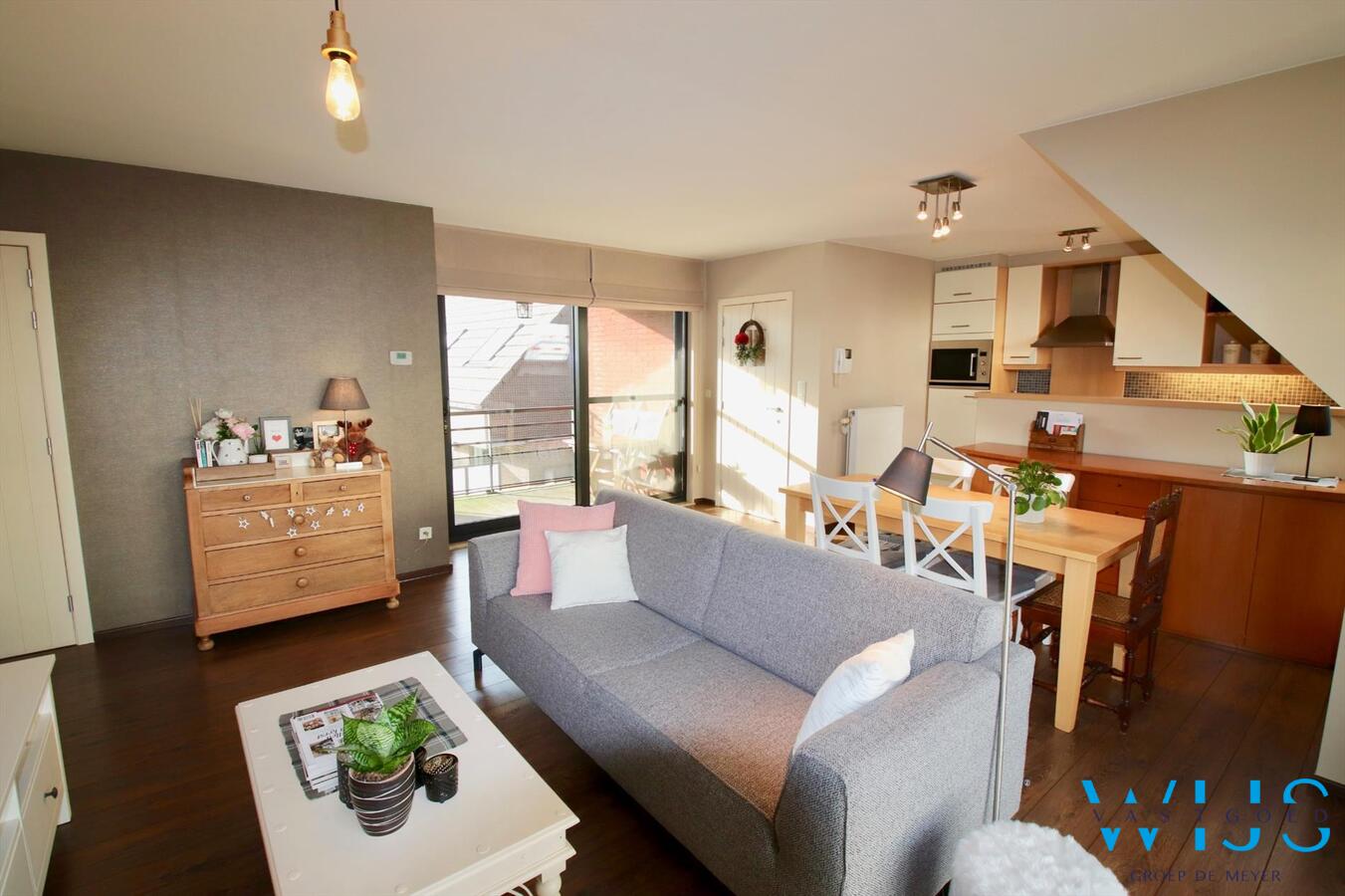 Charmant instapklaar tweeslaapkamer appartement in centrum Ertvelde! 