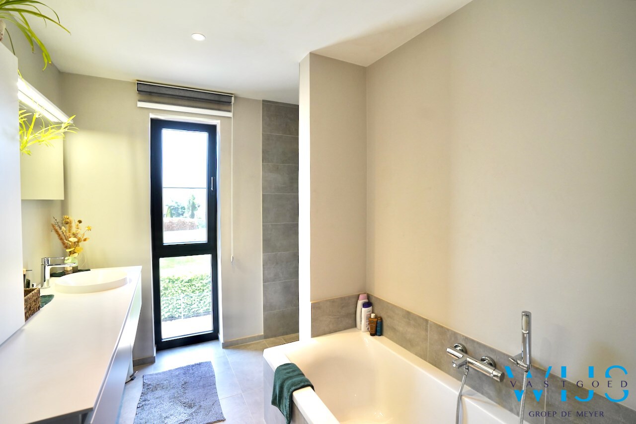 Prachtige HOB met unieke afwerking te Bassevelde ! 