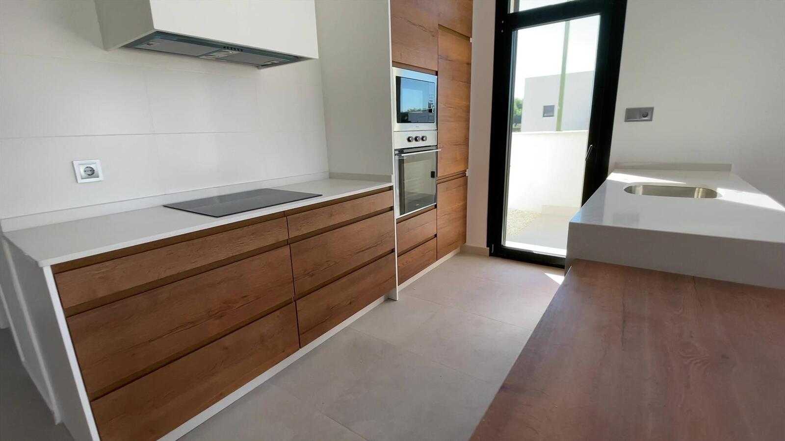 Villa te koop in Daya Nueva