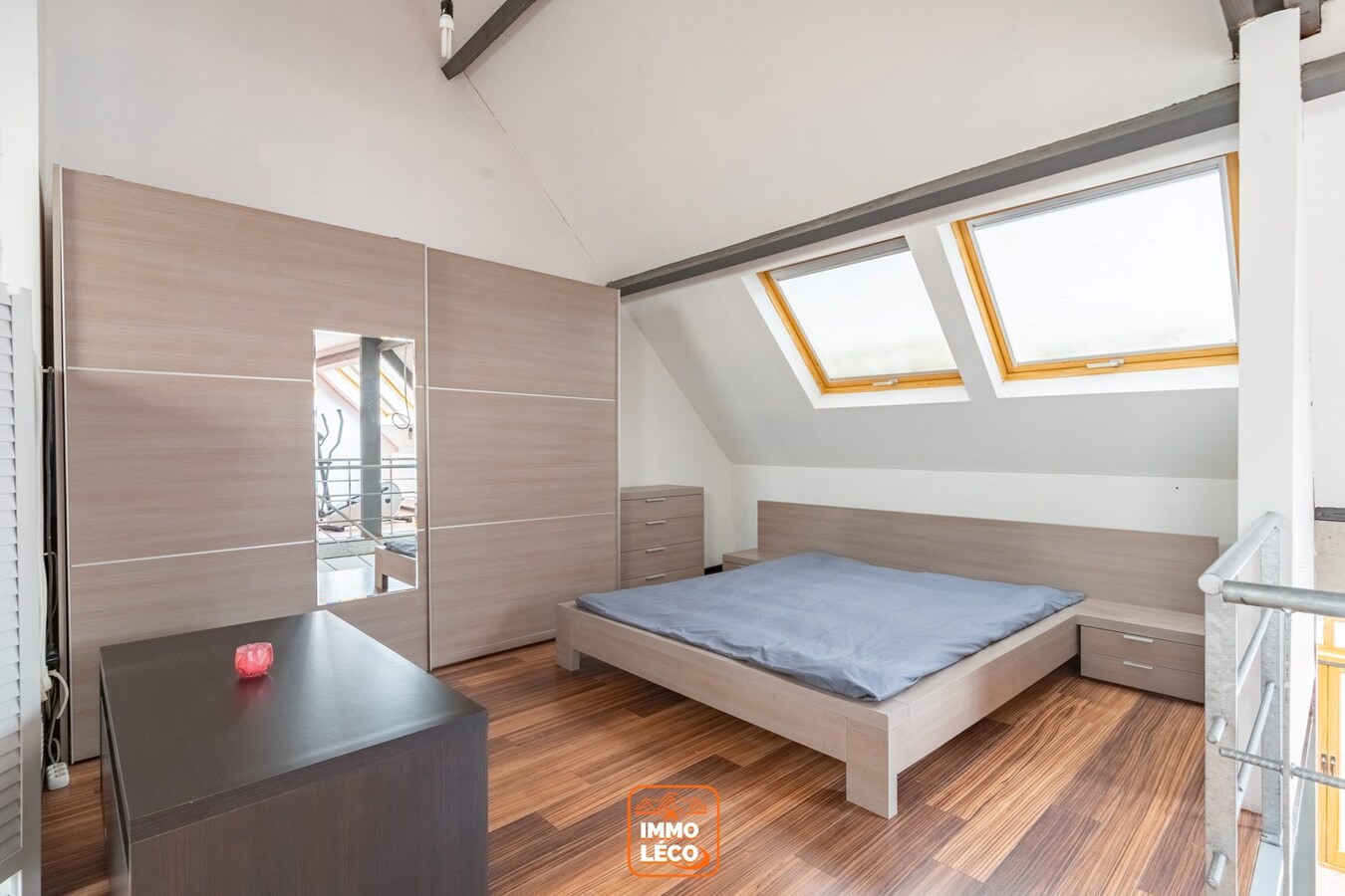 Ensemble immobilier avec surface commerciale et appartement LOFT + local à aménager, en PLEIN CENTRE-VILLE, IDEAL investisseurs !! 