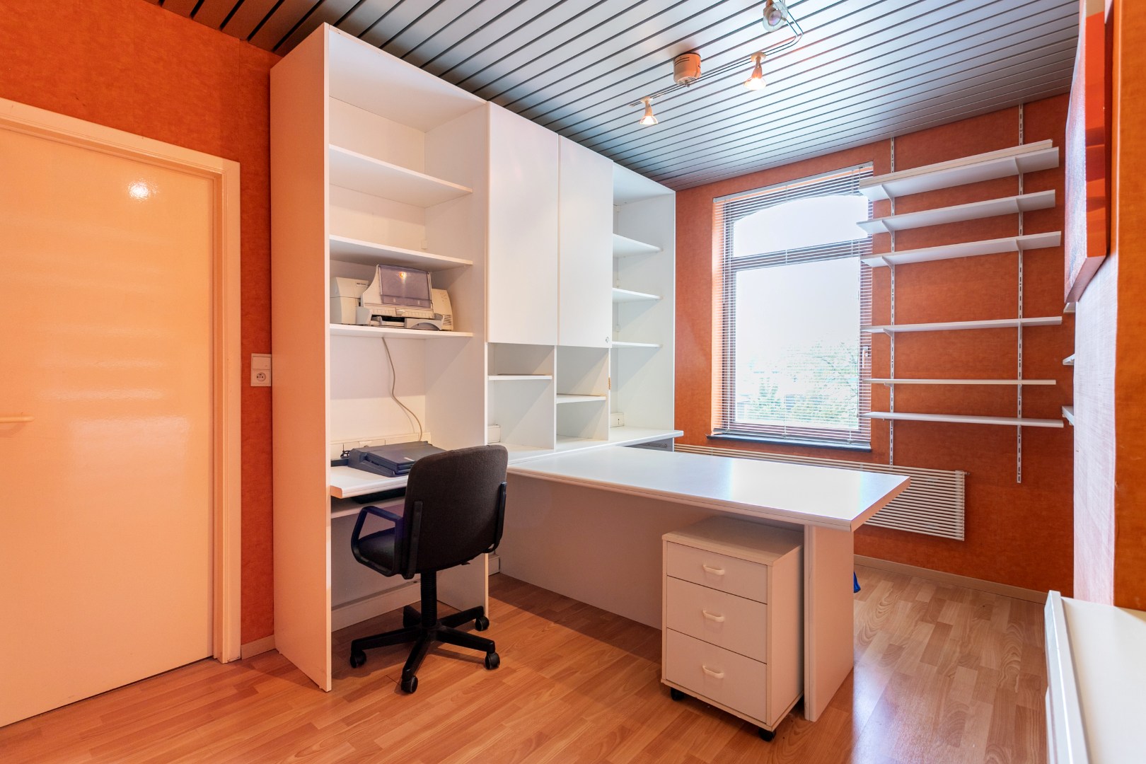 Instapklare woning met 4 slpk te Halle 