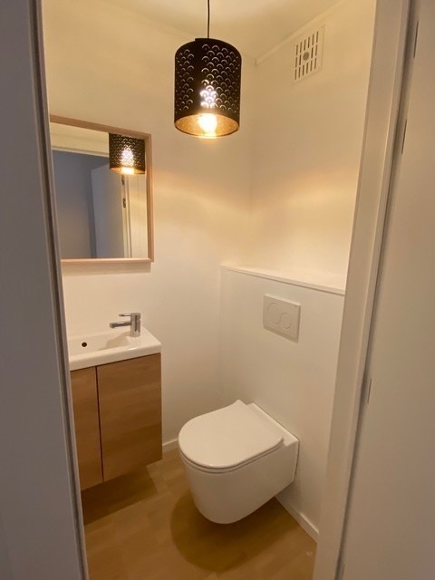 Palcentrum gelegen vernieuwd penthouse met zonneterras uitkijkend op de prachtige St-Michielskerk 