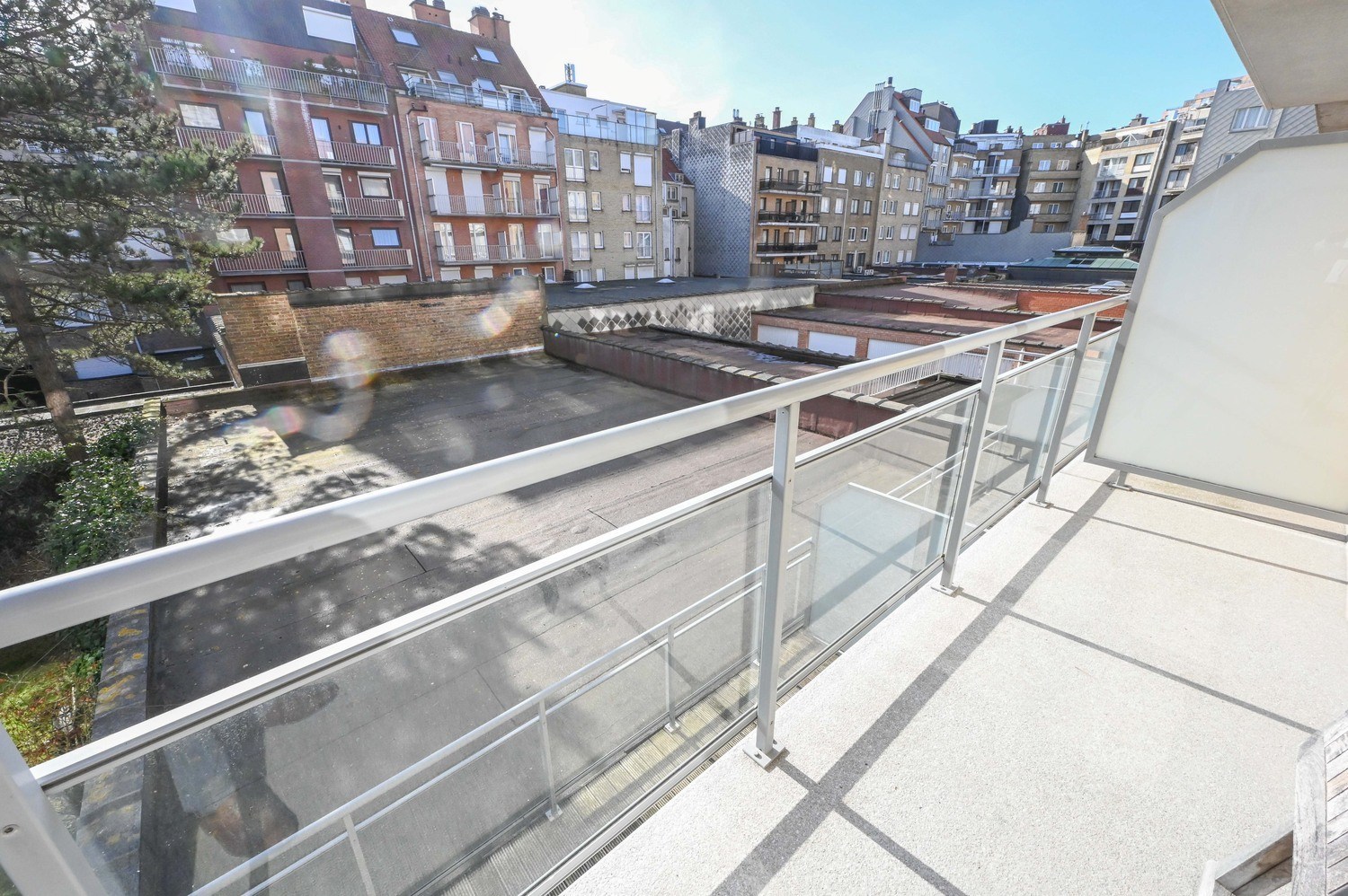 Meublé - Appartement superbement situé et parfaitement entretenu, situé dans la Van Bunnenlaan. 