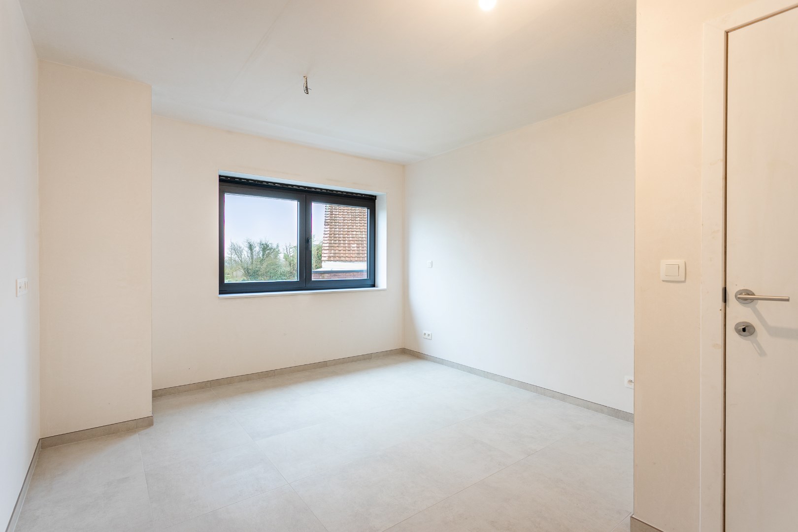 Duplex 3 slpk, terras en 2 autostaanplaatsen 