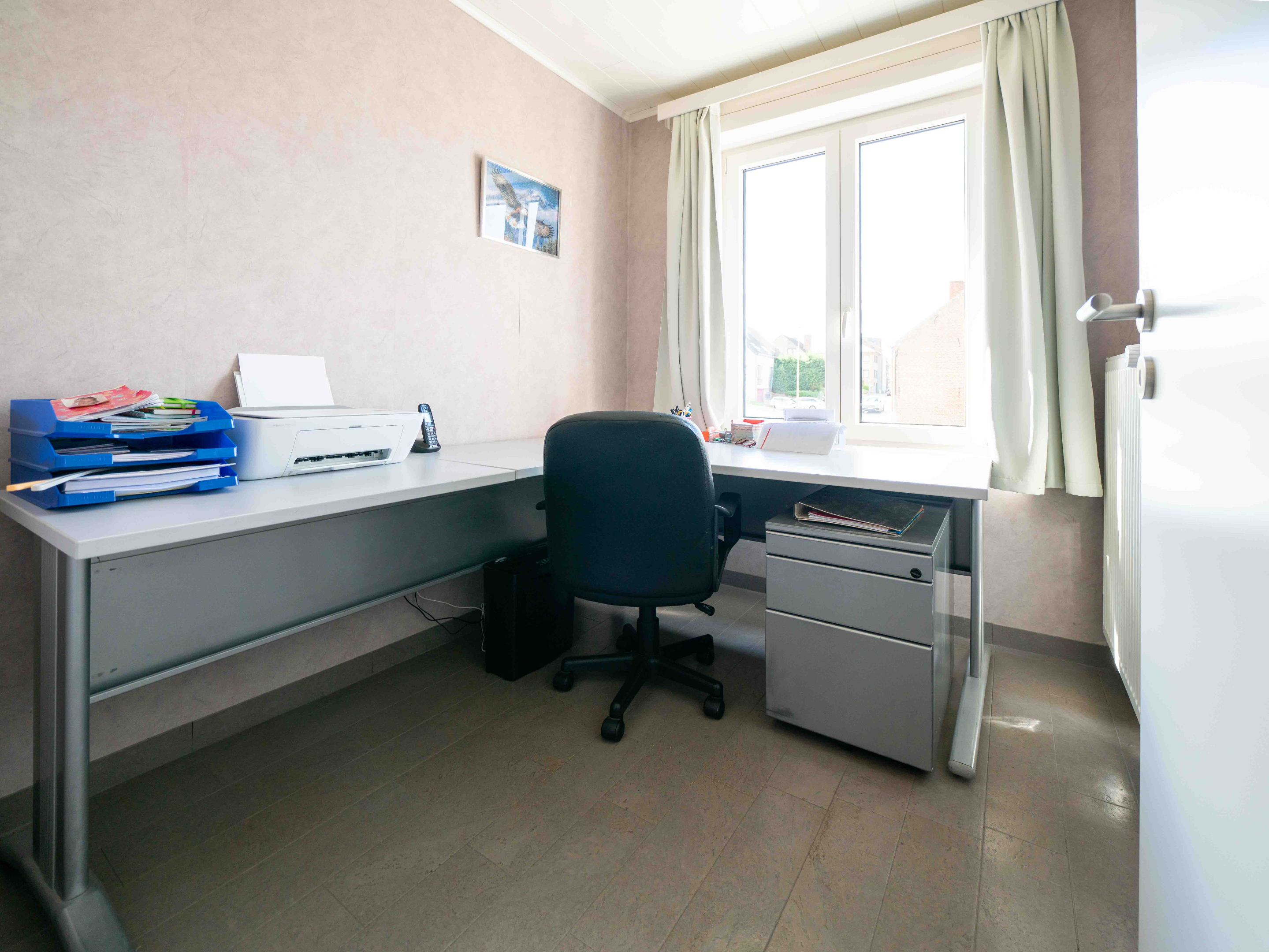 Zeer ruime gezinswoning met 4 slaapkamers en bureel 