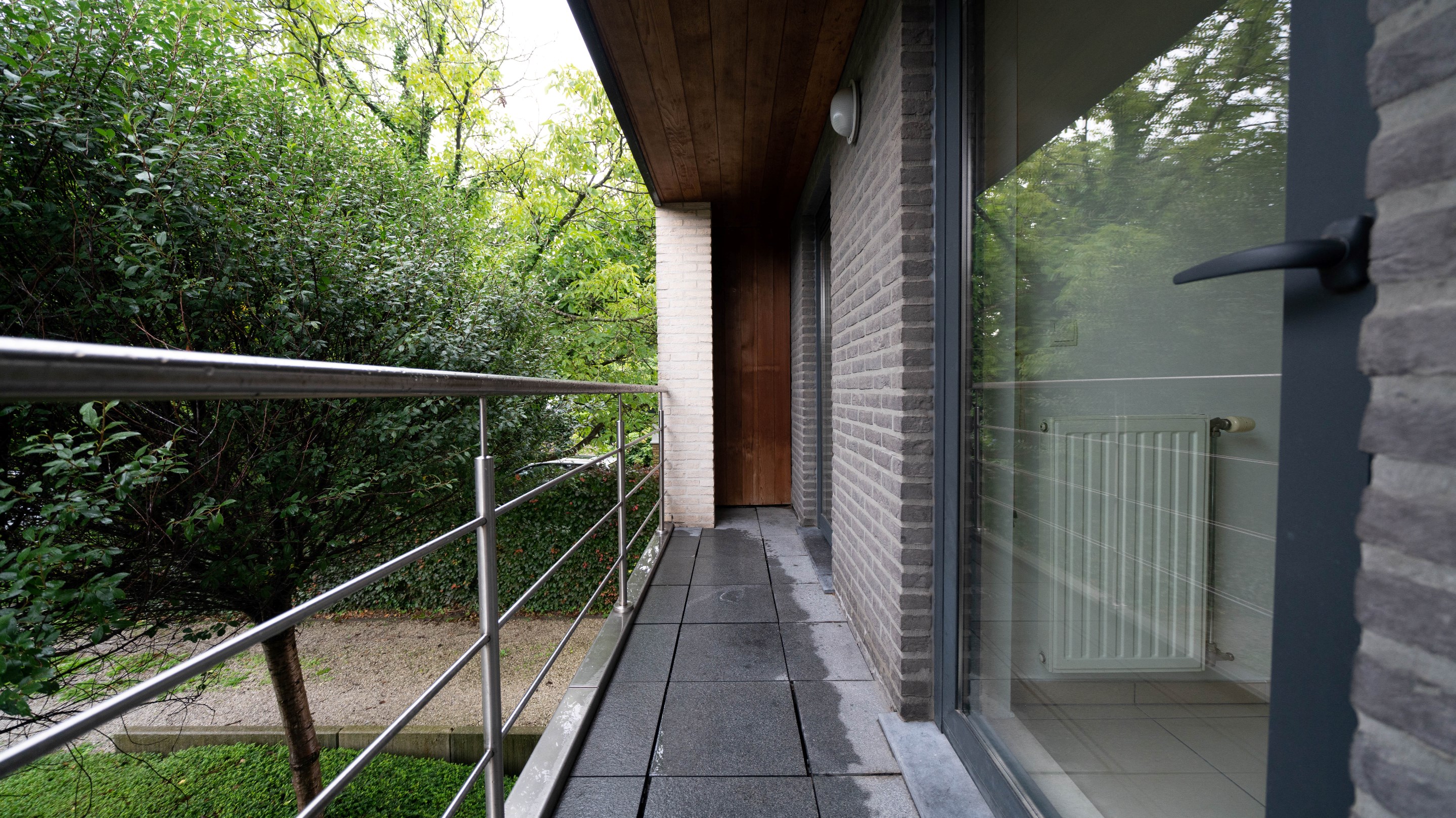 Recent 1-kamer appartement met staanplaats en kelder 