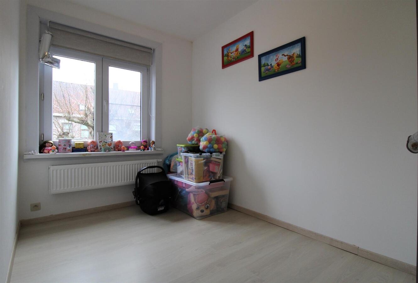 Welgelegen, comfortabel woonhuis met aangename tuin, nabij winkels 