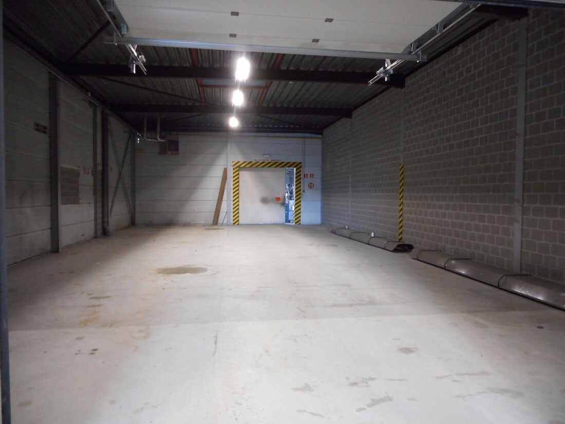 Strategisch gelegen magazijn of opslagruimte te Houthalen-Helchteren 