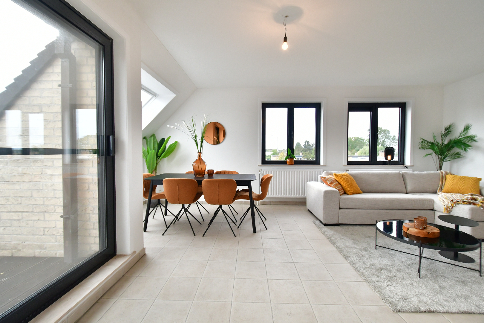 Ruim duplex app. met 3 slpks, terras &amp; garage te Adegem 