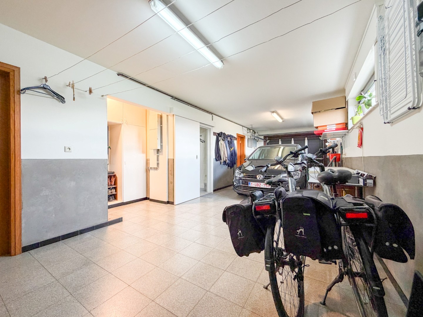 Villa op groot perceel met open zicht: 4 slaapkamers, 2 badkamers, grote tuin, topper te Torhout! 